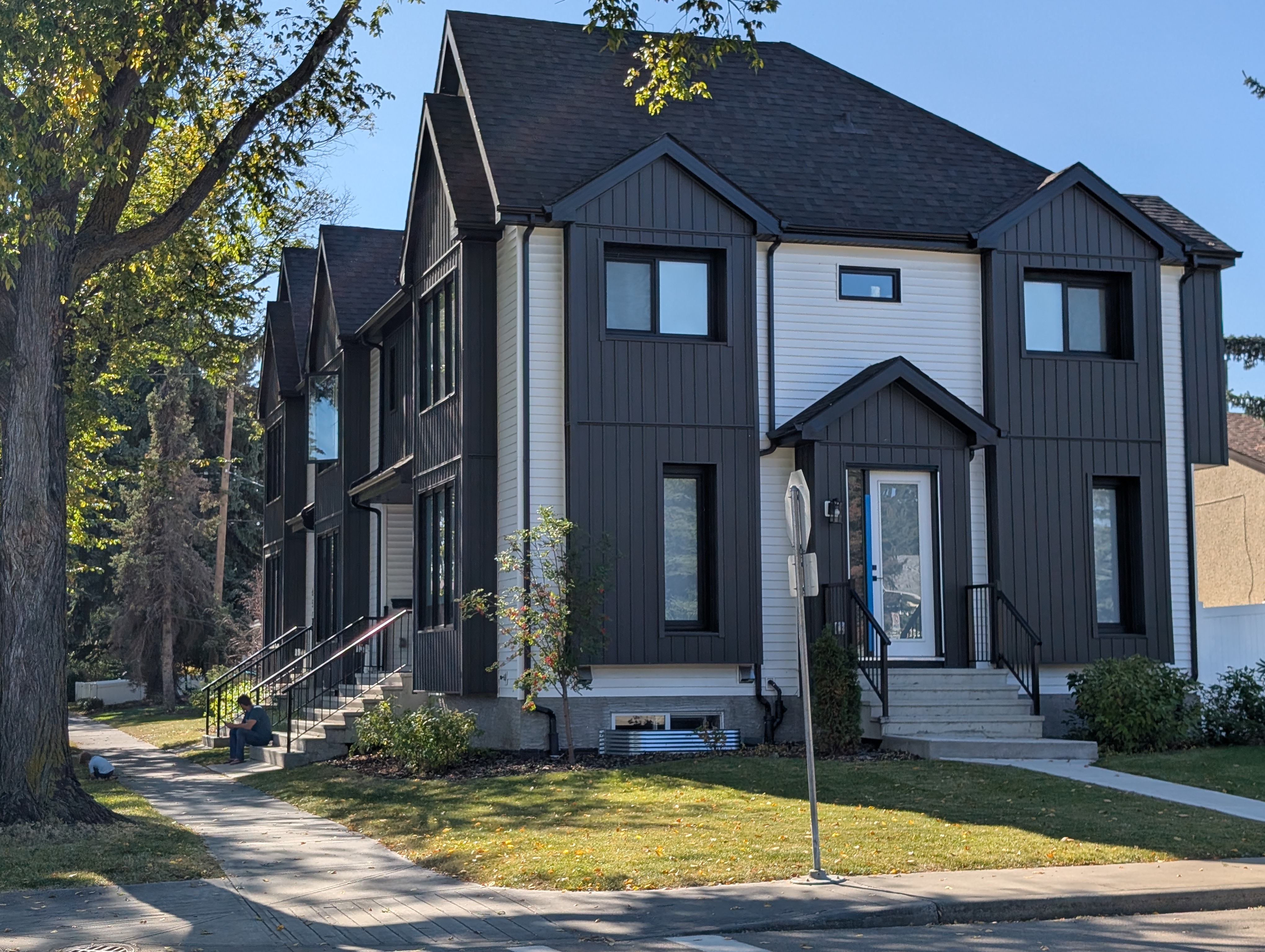 A rowhouse in Hazeldean